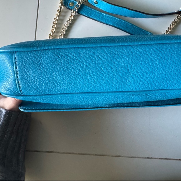 Michael Kors Turquoise Shoulder Bag with Gold Chain - Picture 6 of 8